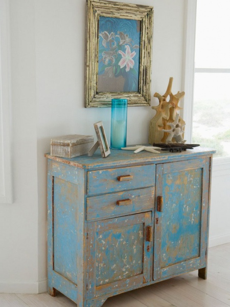 Файл:Distressed furniture 3.jpg