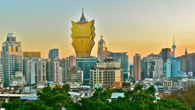Файл:Macau Skyline Grand Lisboa.jpg