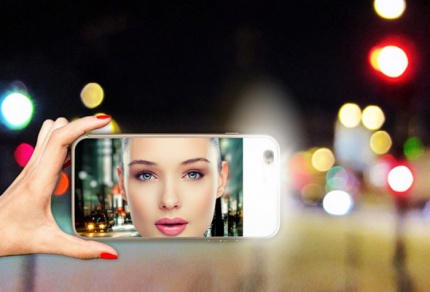 Lighted-mirror-phone-case-1.jpg