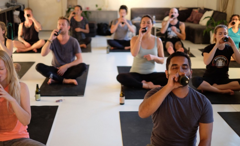 Файл:Beer-yoga3.jpg