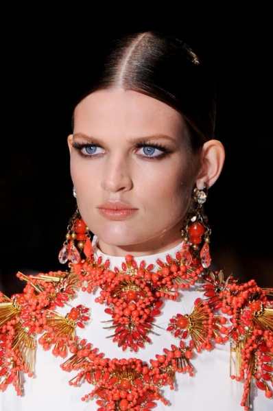 Файл:Gucci-ukr.jpg