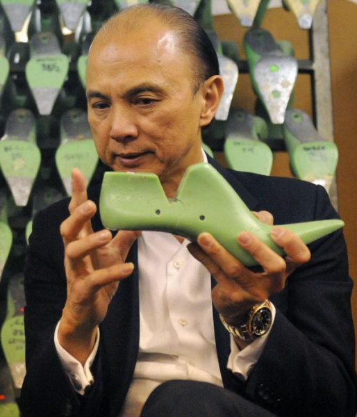 Файл:Jimmychoo 3.jpg