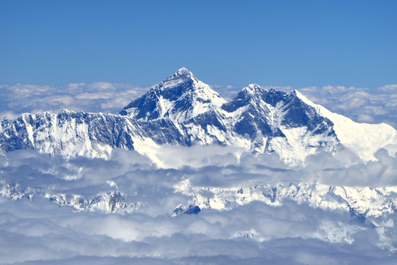 Файл:Gora-dzhomolungma-everest3.jpg