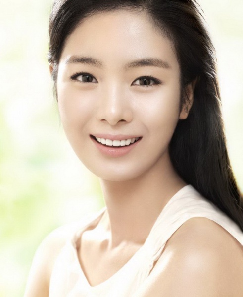 Файл:Korean-Woman-in-Natural-Make-up.jpg