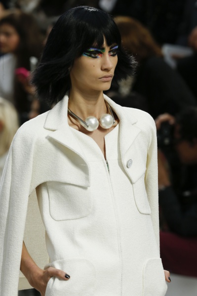 Файл:Чокер- Chanel весна-лето 2014.jpg