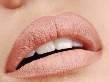 Фото к статье Как правильно наносить губную помаду 2.jpg