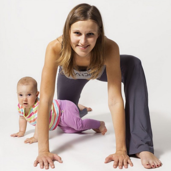 Файл:539-yoga-dlya-mam-s-detmi-9aade22d3f.jpg